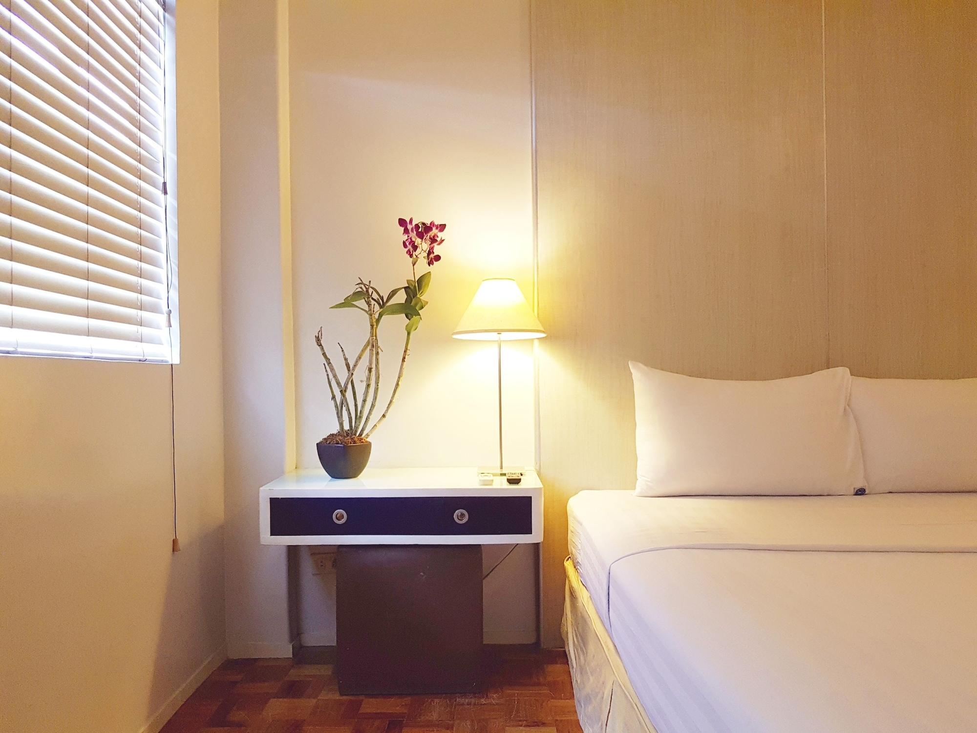 The Clipper House, Poblacion Makati Manila Exterior photo